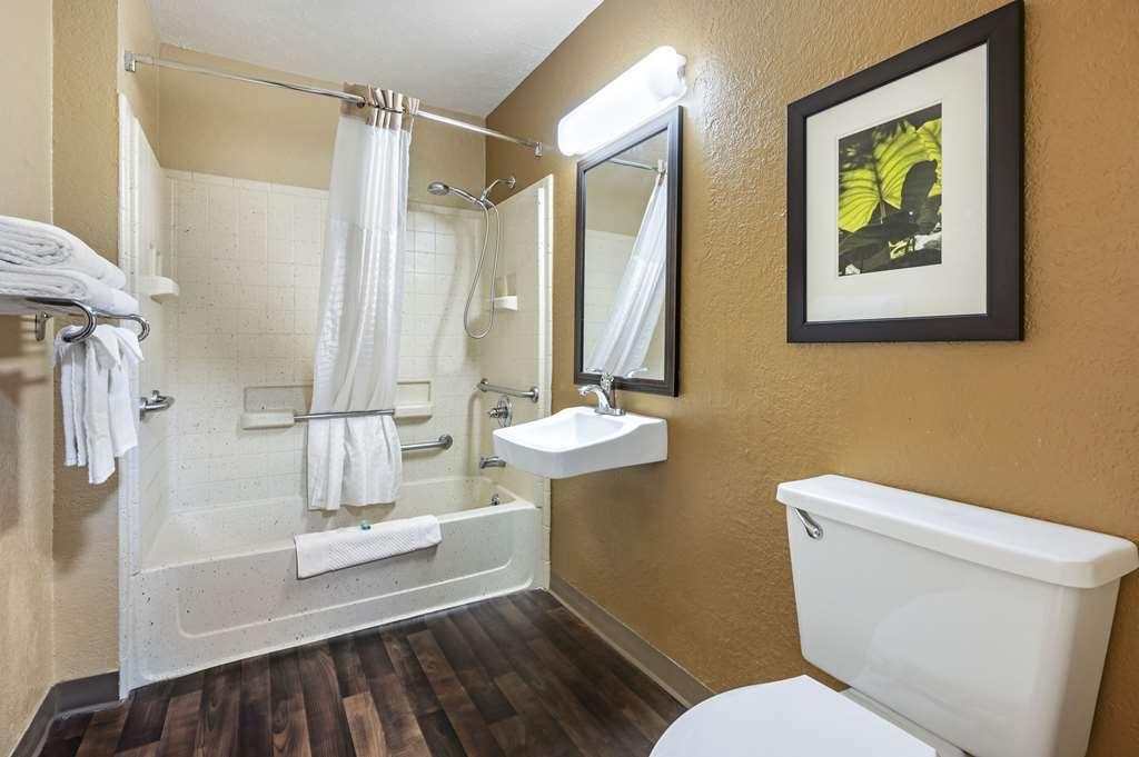 Hotel Suburban East Louisville