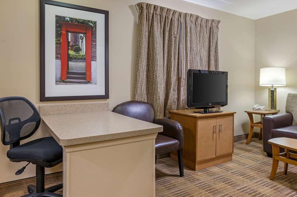 Hotel Suburban East *